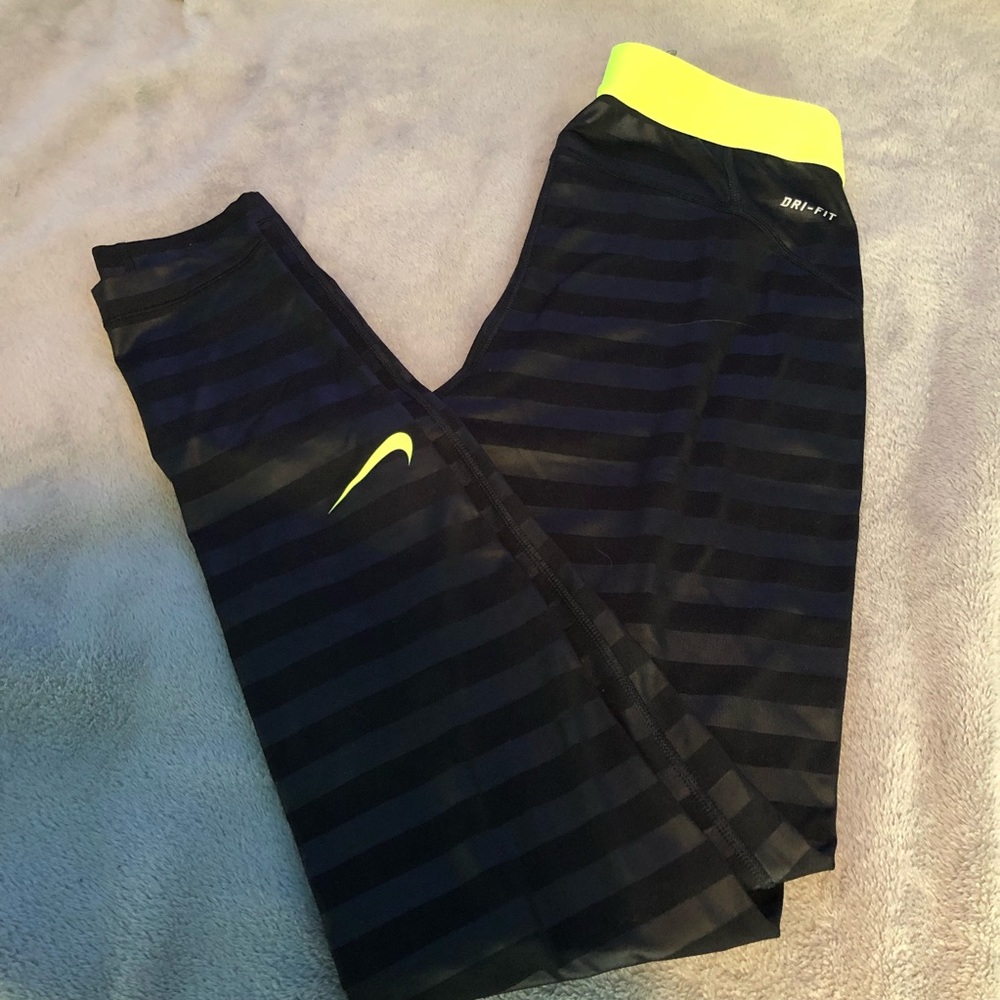 Nike dri-fit legging - Picture 2 of 2